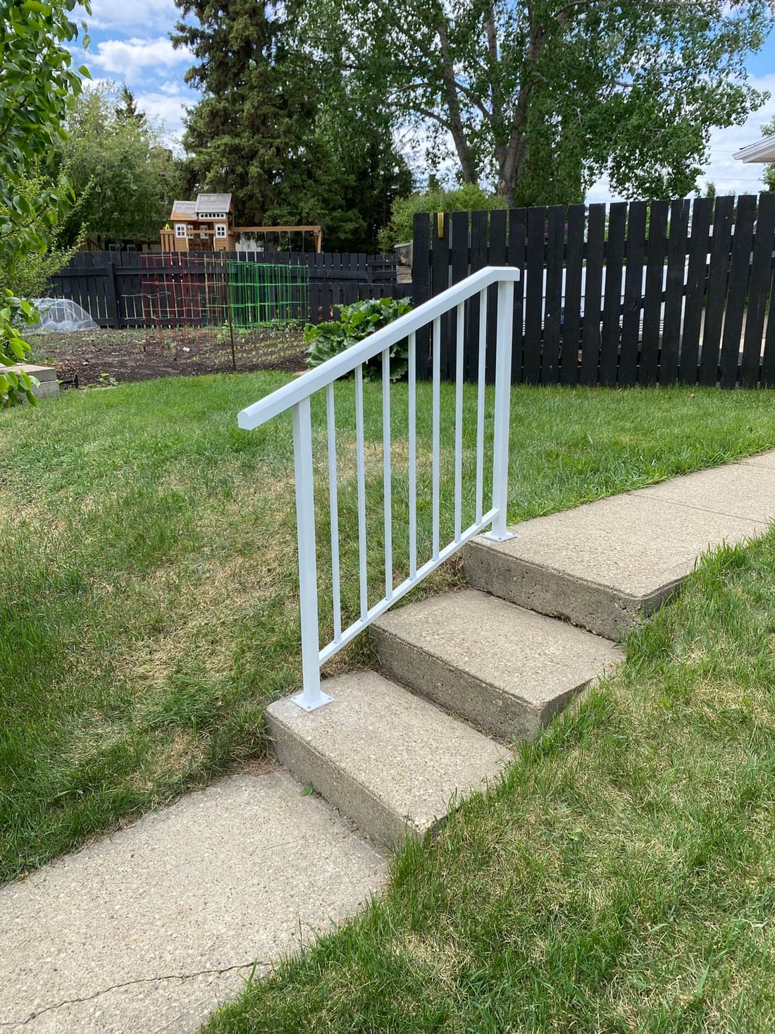 Custom aluminum railing project in Edmonton — photo 2