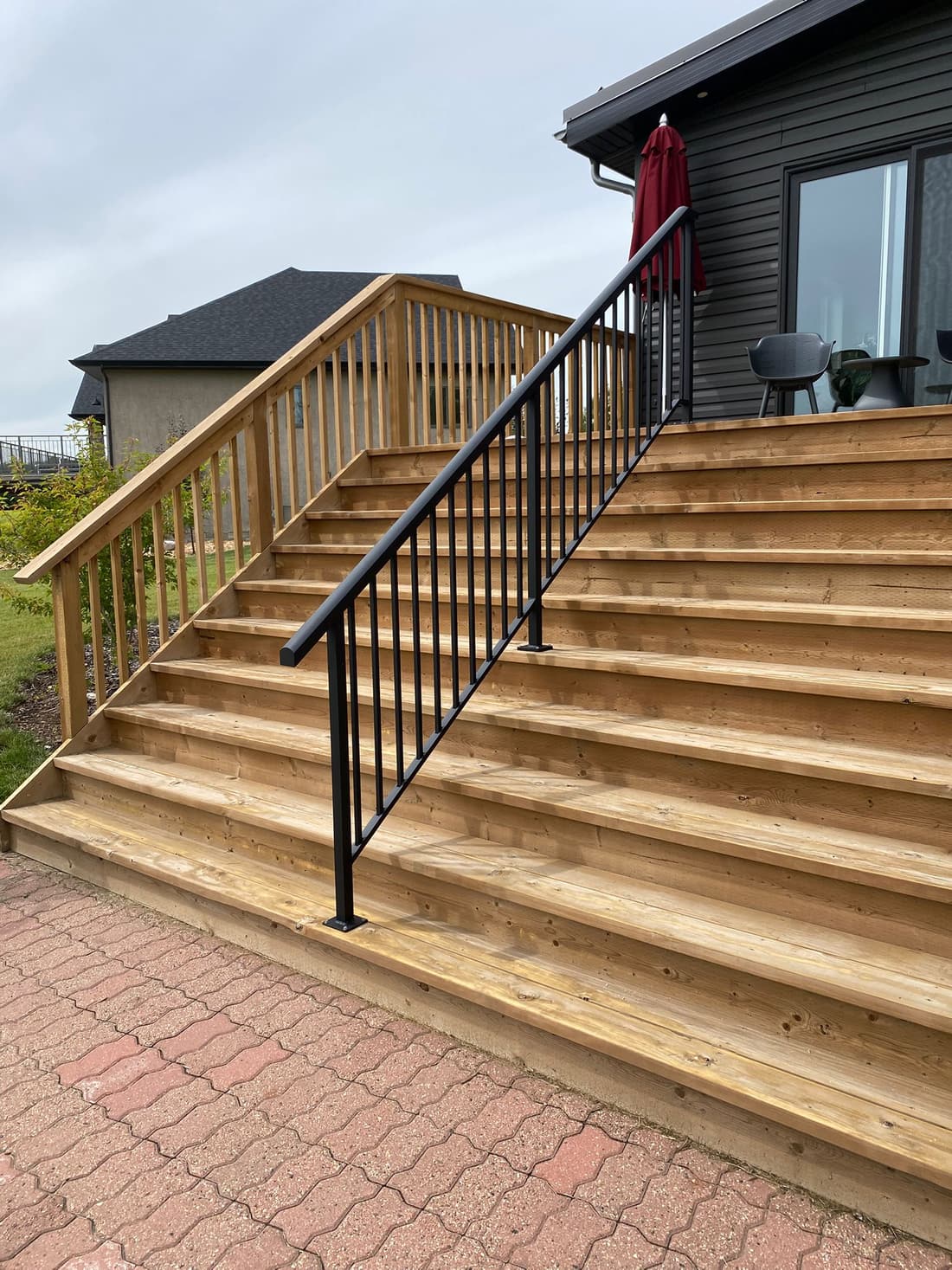 Custom aluminum railing project in Edmonton — photo 5