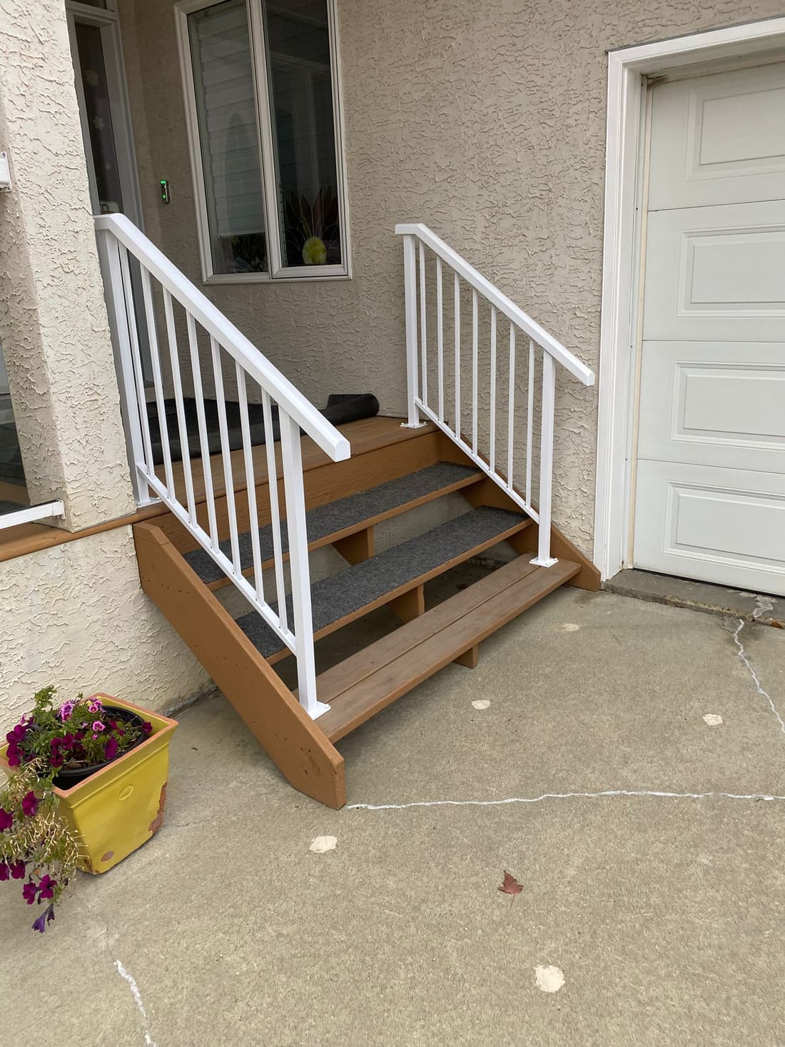Custom aluminum railing project in Edmonton — photo 11