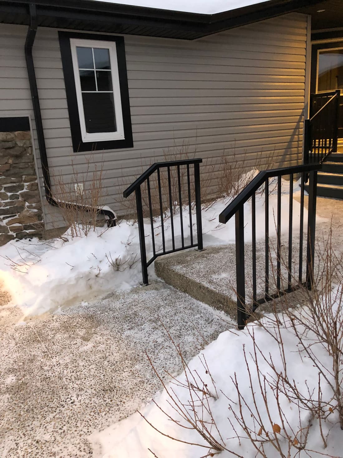 Custom aluminum railing project in Edmonton — photo 20