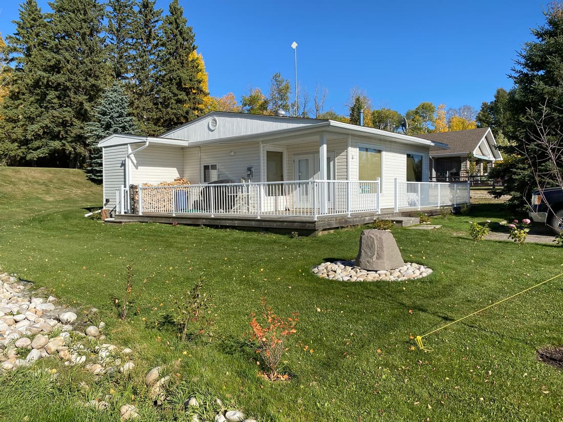 Custom aluminum railing project in Edmonton — photo 23