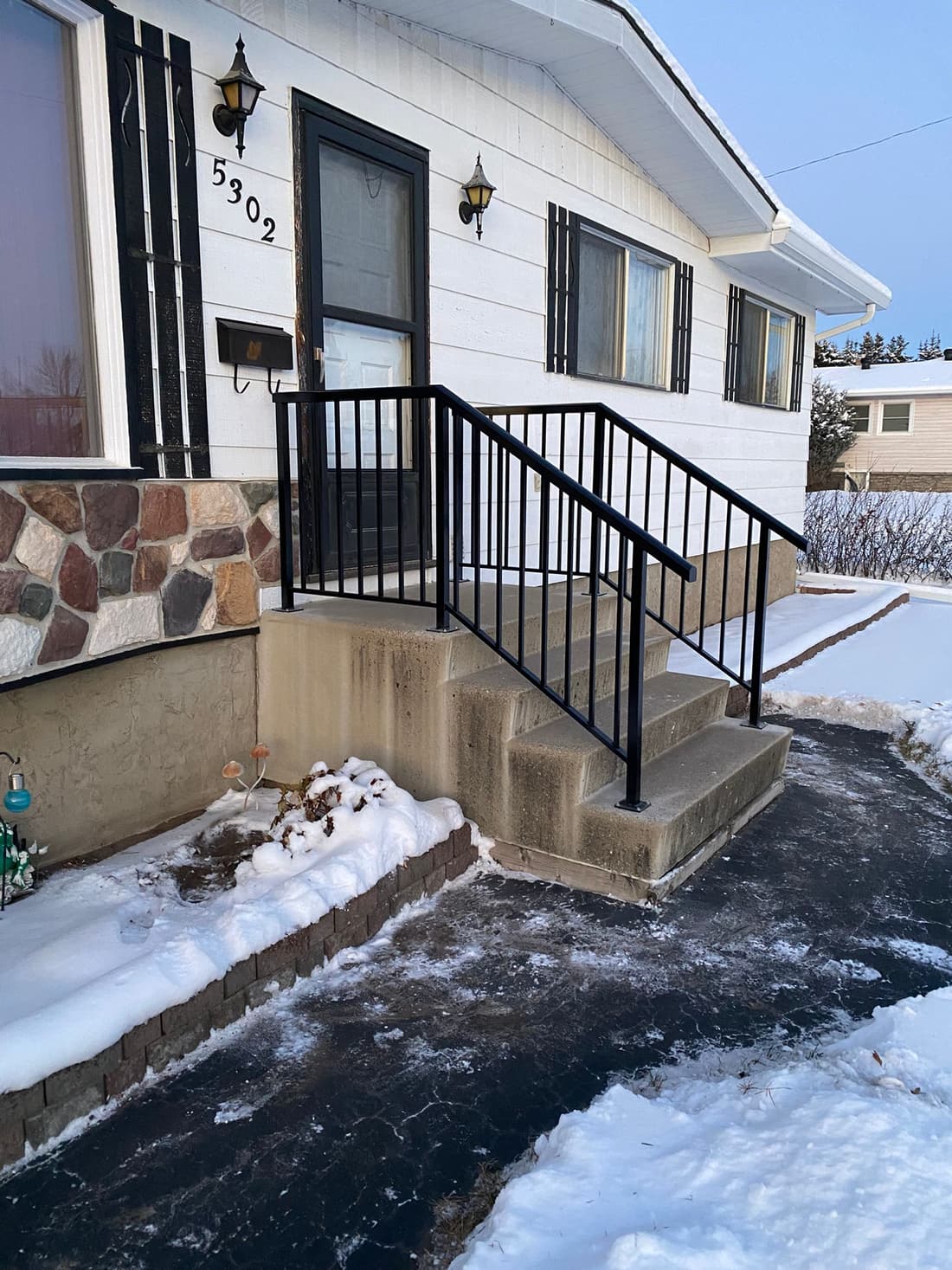 Custom aluminum railing project in Edmonton — photo 31