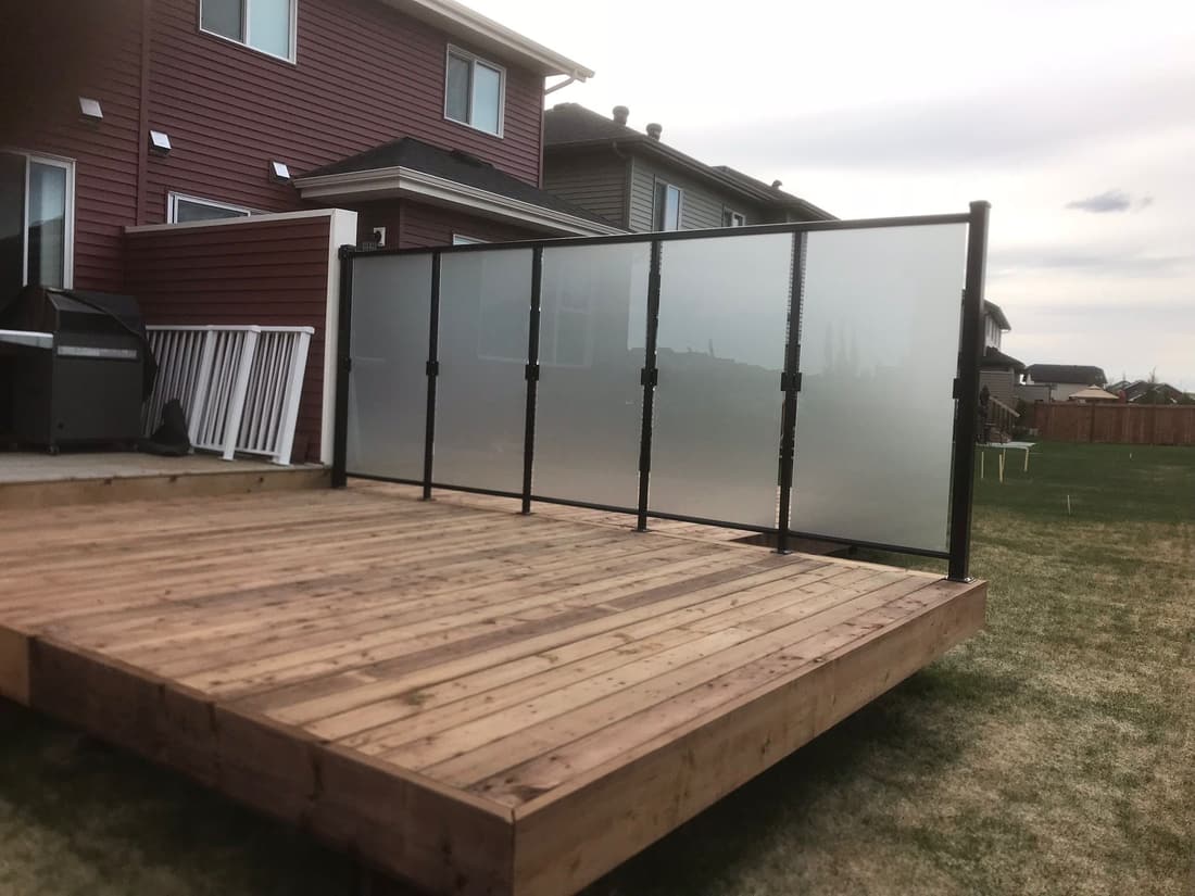 Aluminum privacy wall project in Edmonton — photo 9